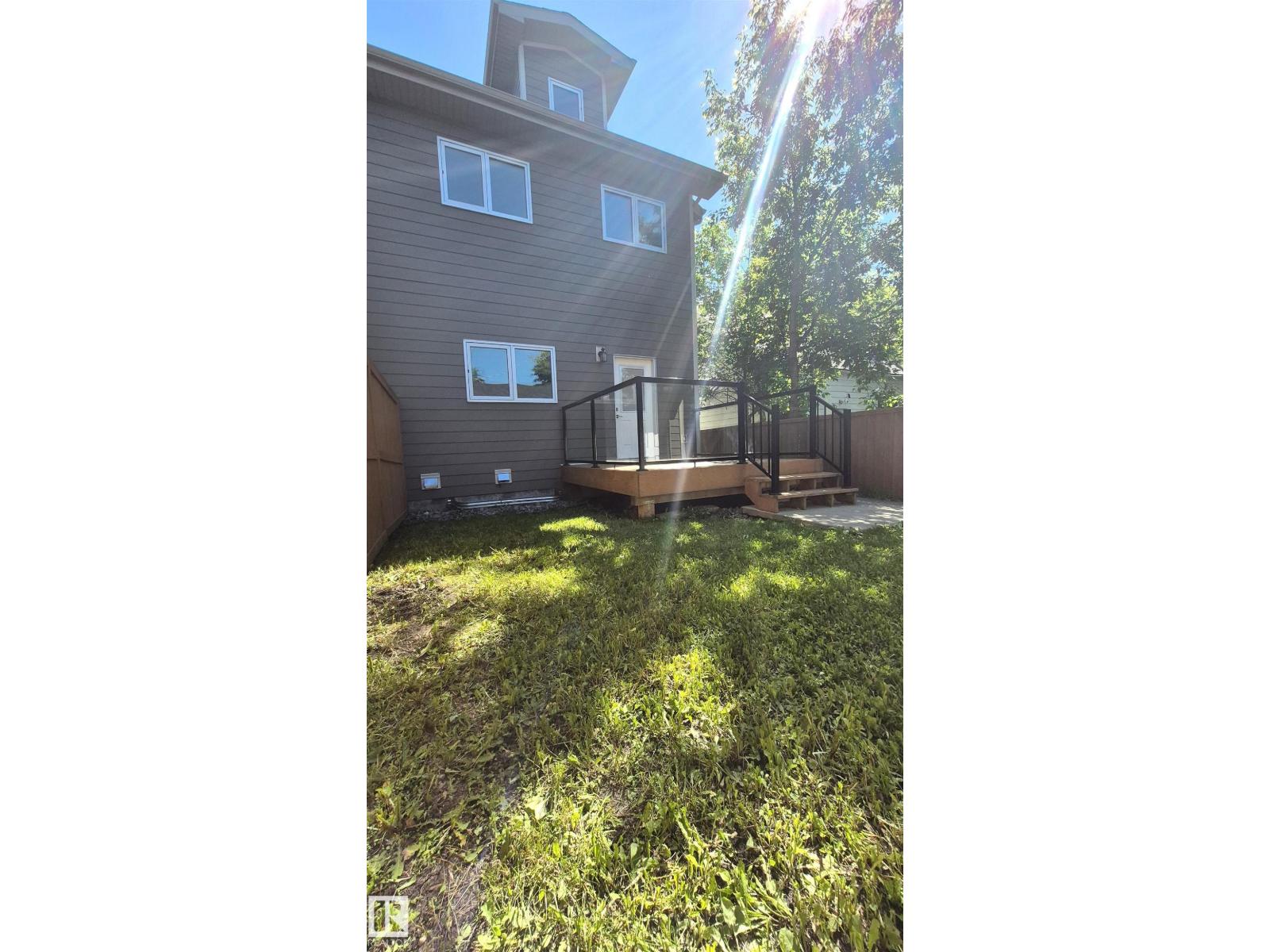 11246 78 AV NW - 70