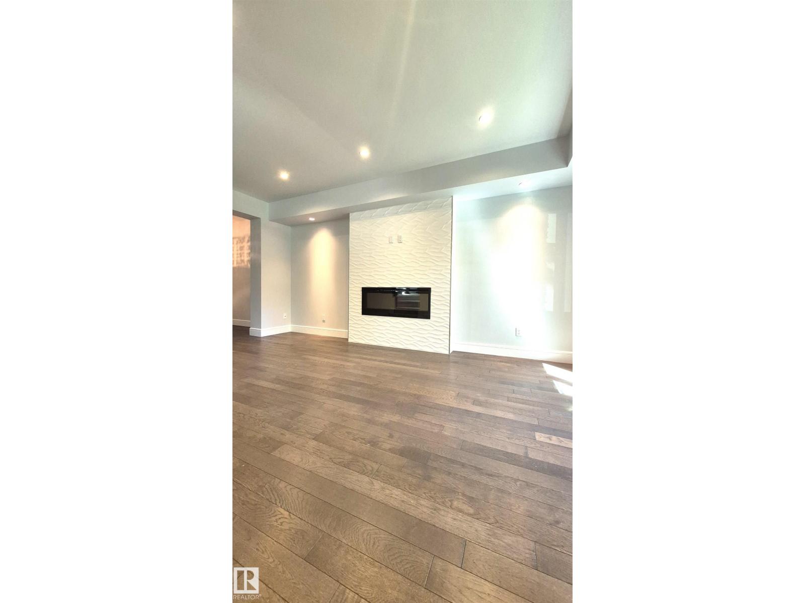 11246 78 AV NW - 9