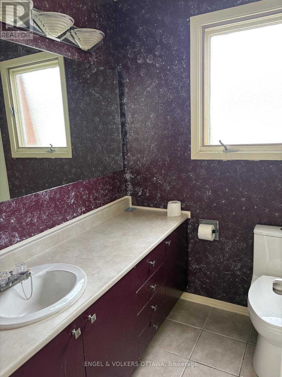 3 Bed, 1 Bath House for Sale in Ottawa – 65 – 2063 JASMINE CRESCENT, Ottawa – MLS# X13497118 - Image 19