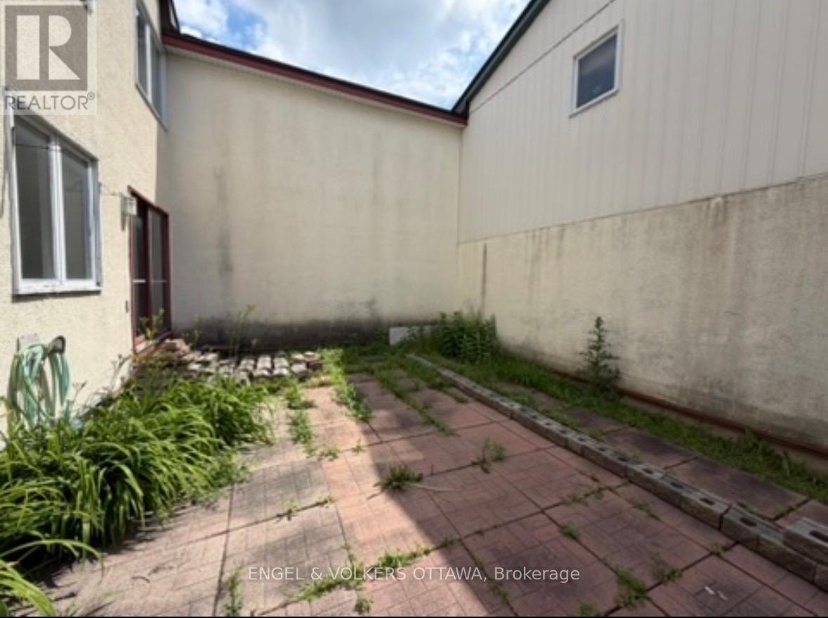 3 Bed, 1 Bath House for Sale in Ottawa – 65 – 2063 JASMINE CRESCENT, Ottawa – MLS# X13497118 - Image 26