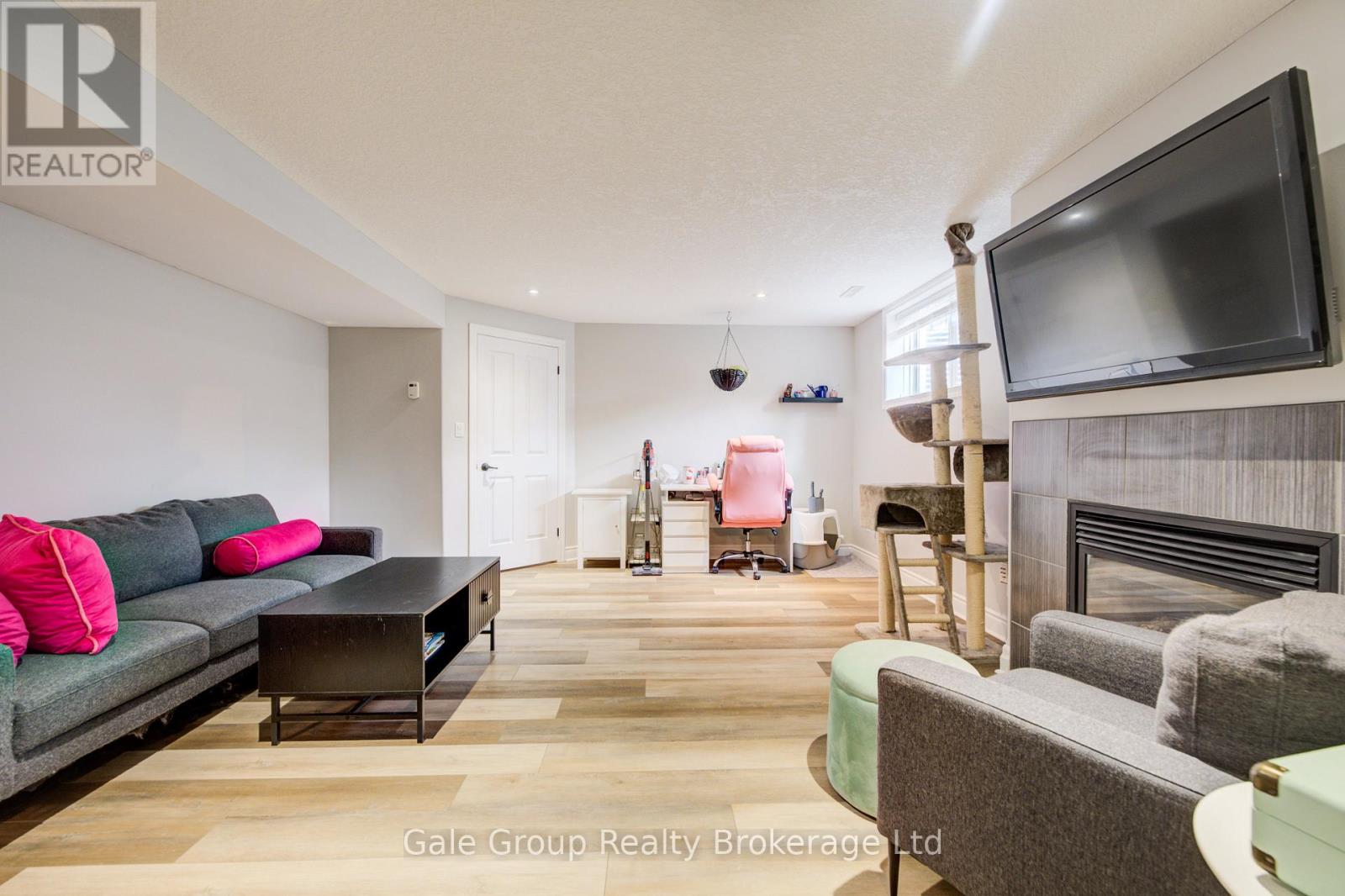 47 GRAYDON DRIVE - 26