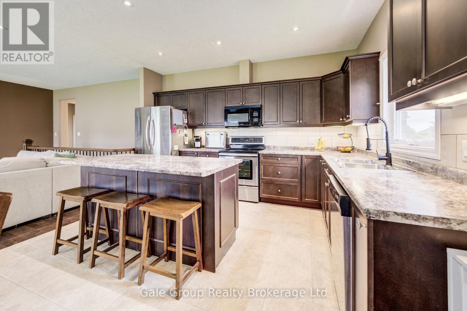 47 GRAYDON DRIVE - 14