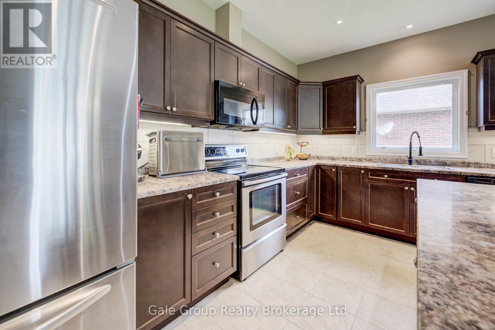 47 GRAYDON DRIVE - 16