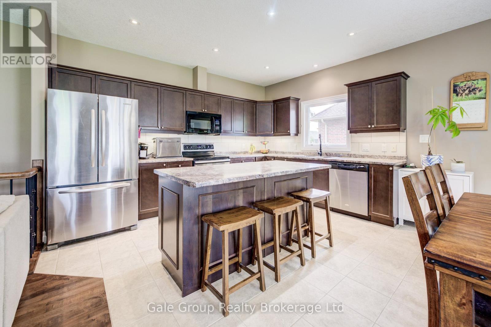 47 GRAYDON DRIVE - 17