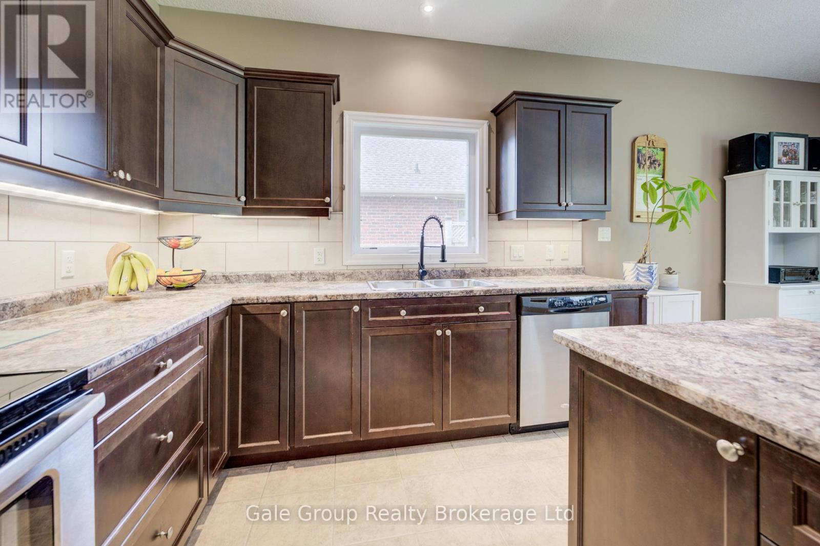 47 GRAYDON DRIVE - 15