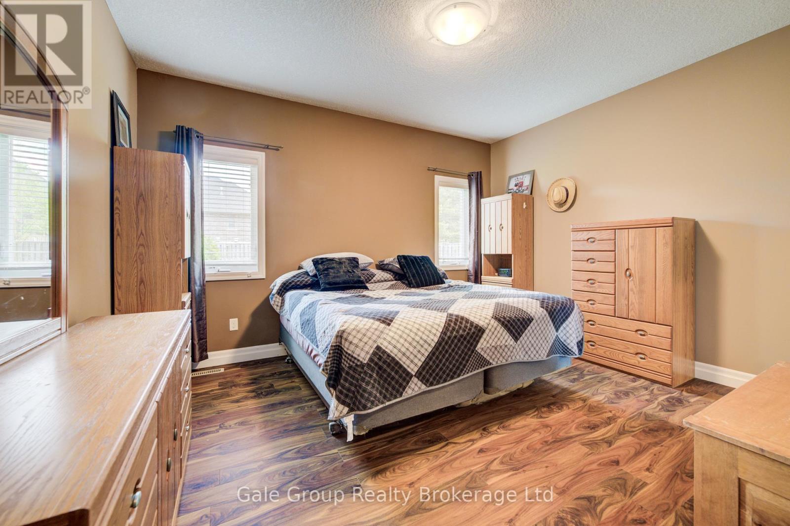 47 GRAYDON DRIVE - 19
