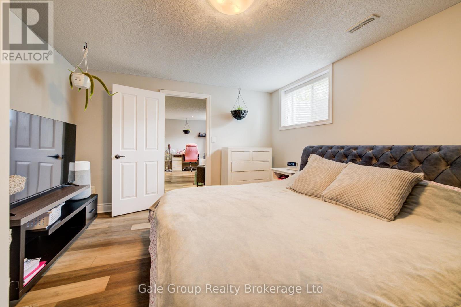 47 GRAYDON DRIVE - 29