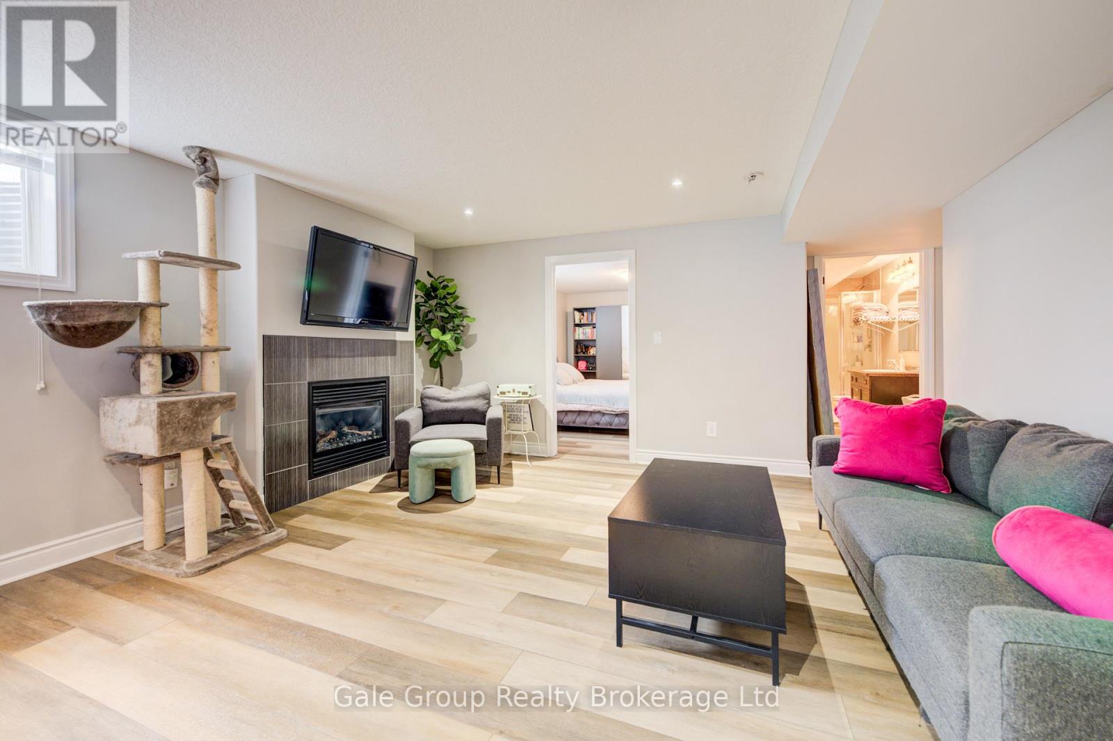 47 GRAYDON DRIVE - 25