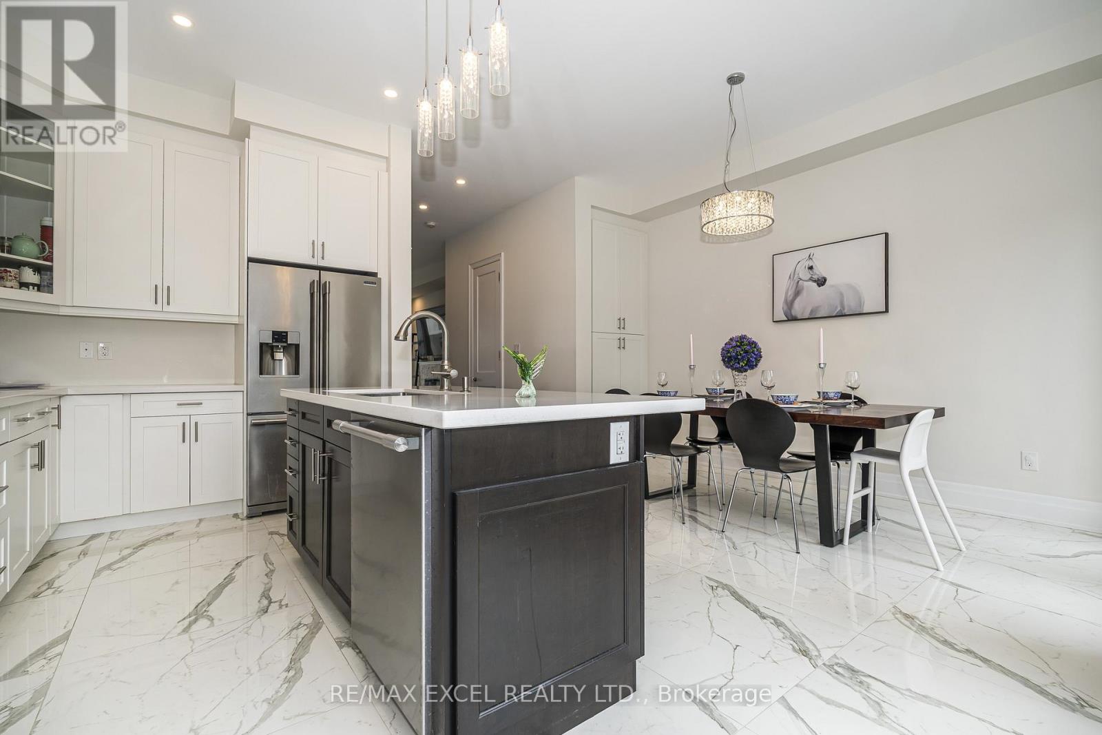 42 AYLIN CRESCENT - 10