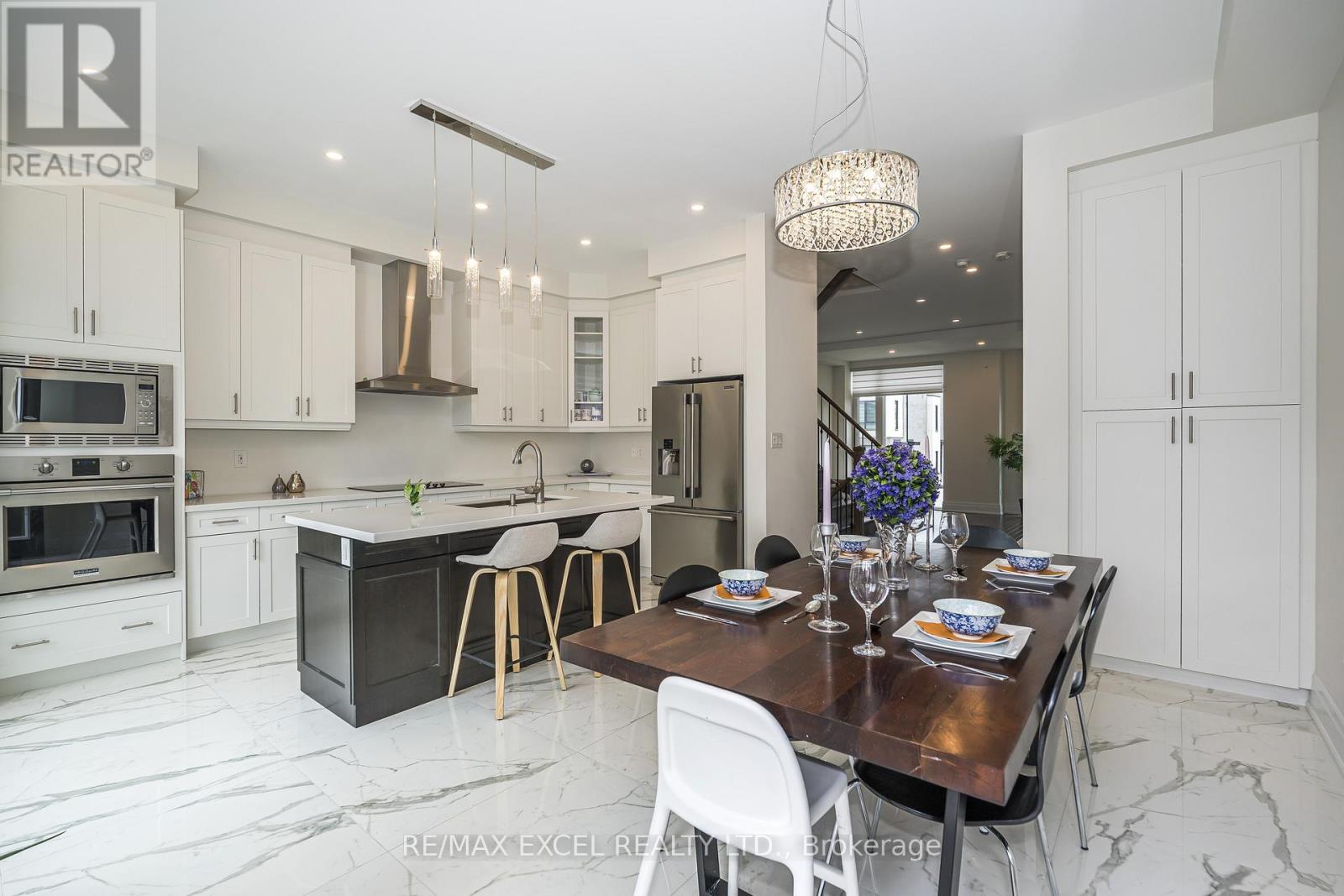 42 AYLIN CRESCENT - 11