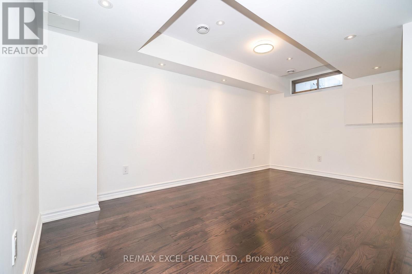 42 AYLIN CRESCENT - 22