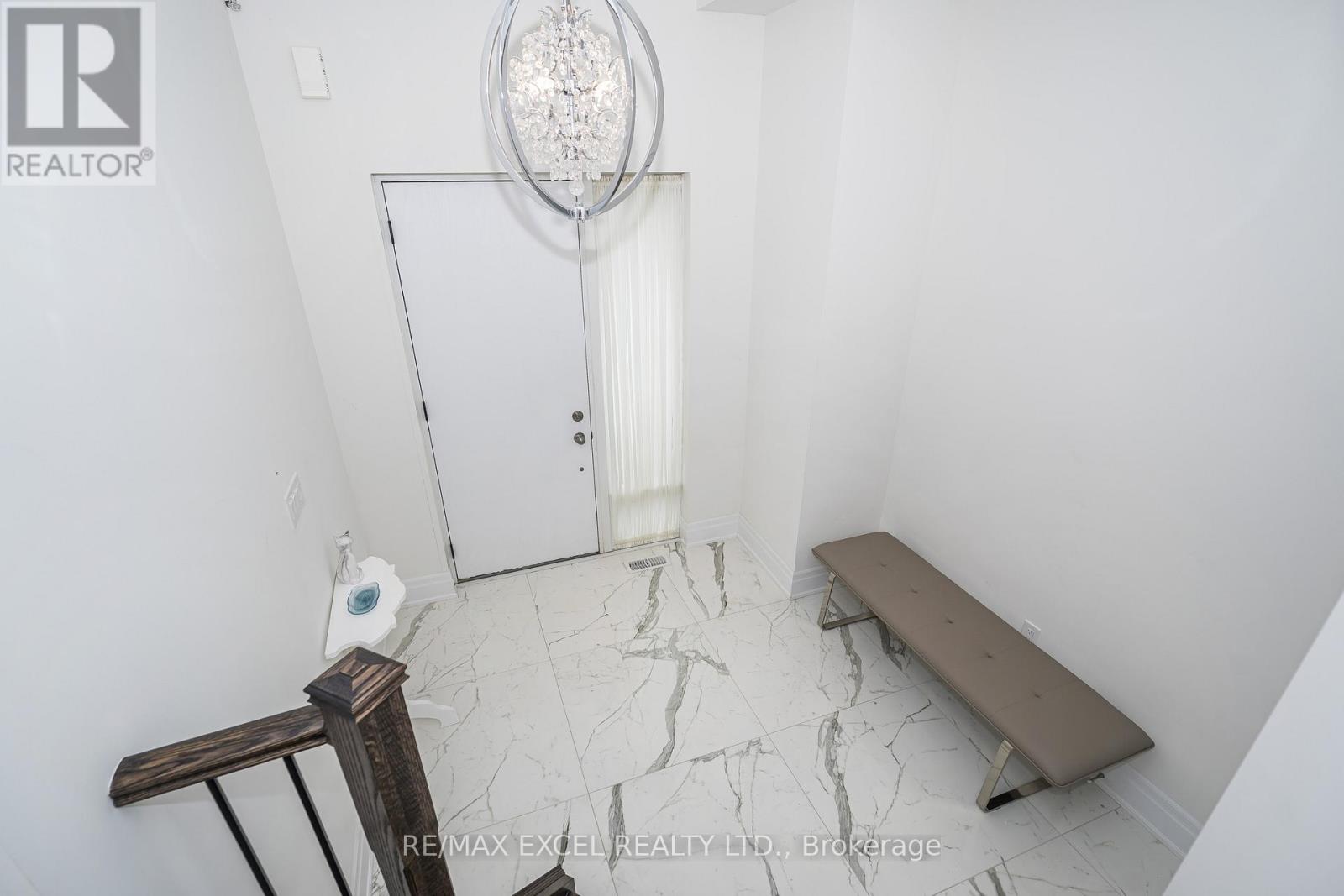 42 AYLIN CRESCENT - 3