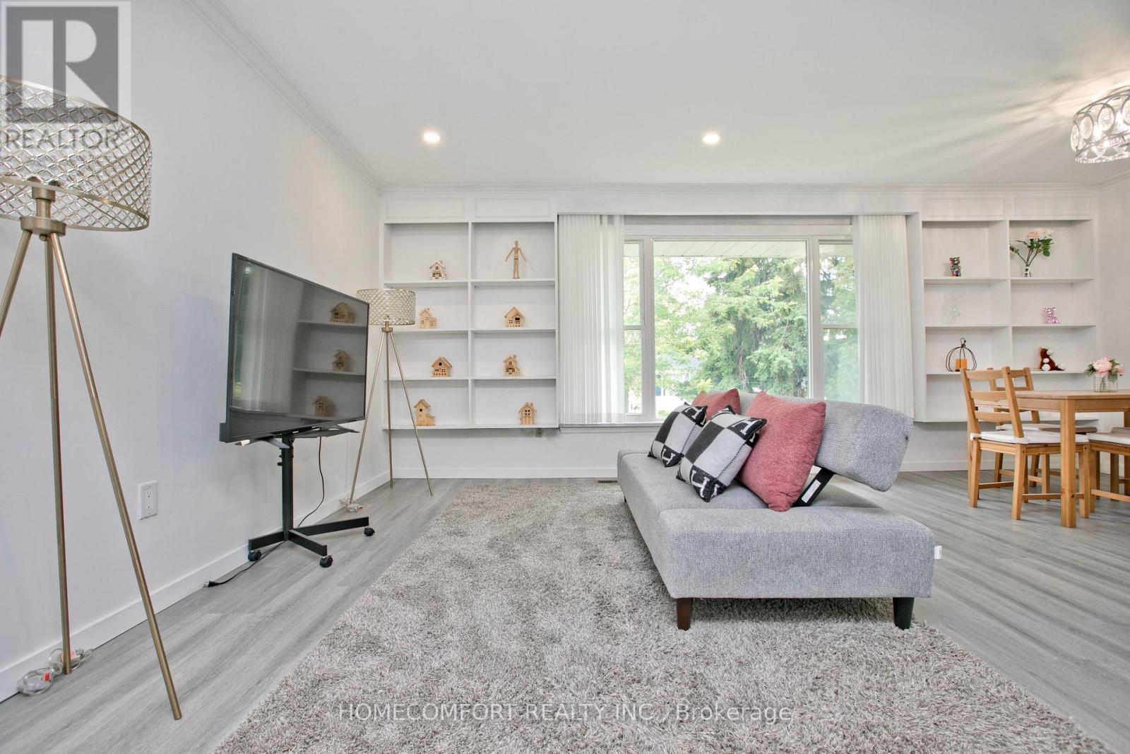 19 BEACHAM CRESCENT - 10