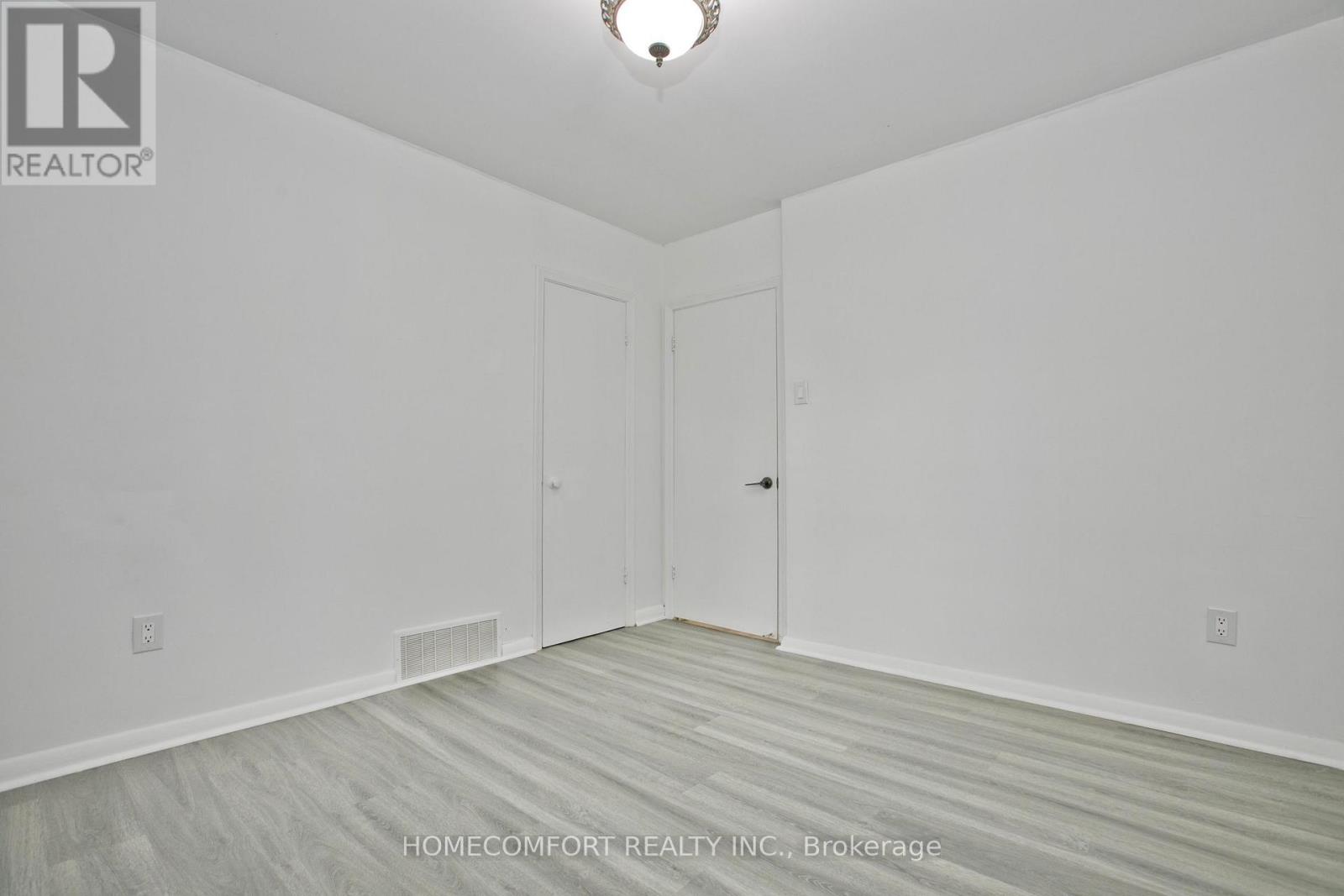 19 BEACHAM CRESCENT - 15
