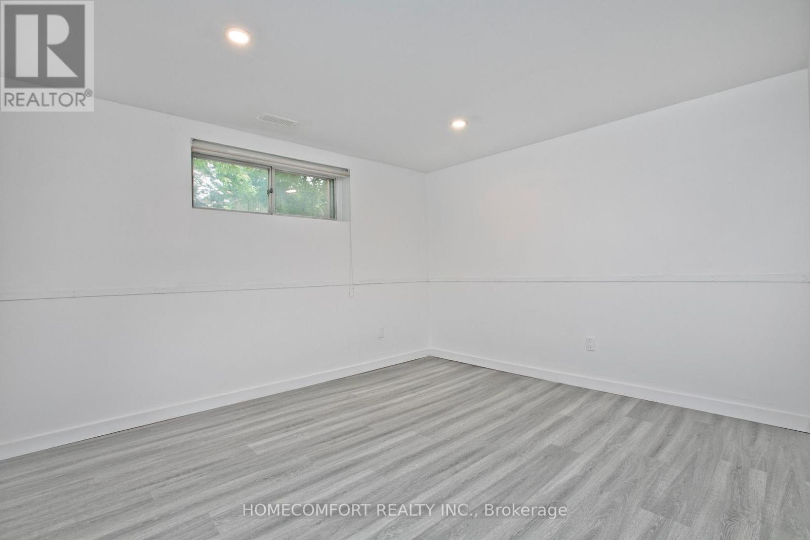 19 BEACHAM CRESCENT - 19