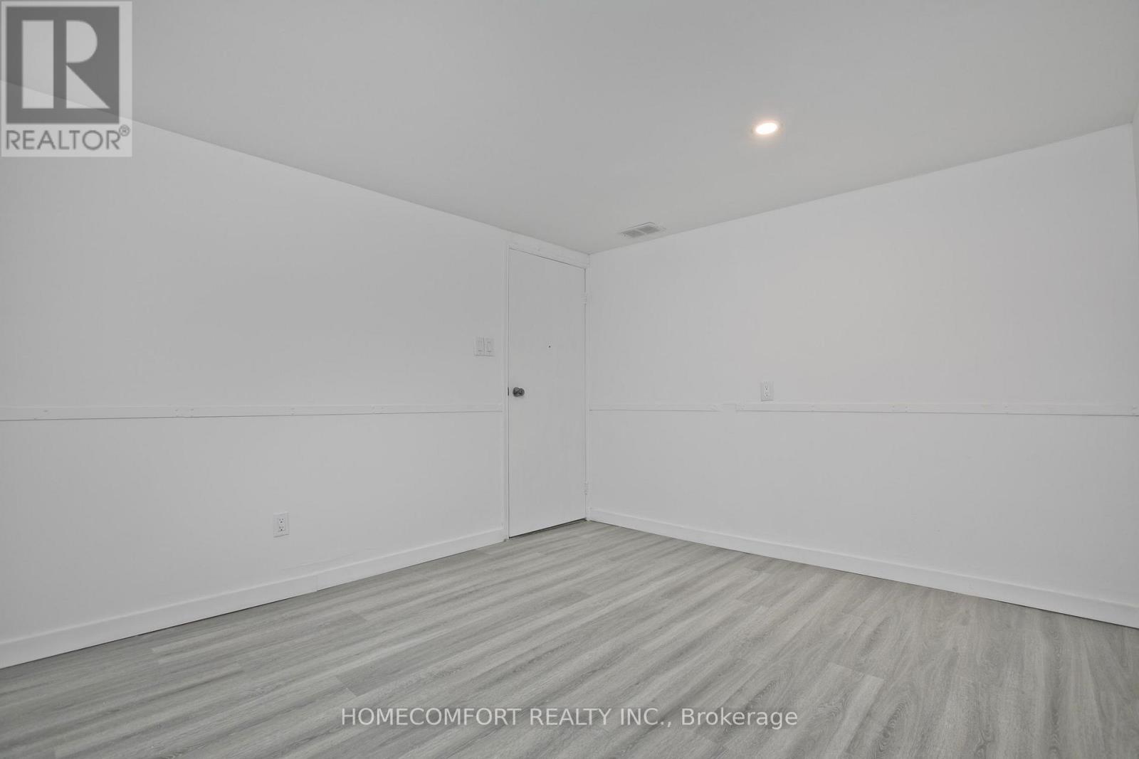 19 BEACHAM CRESCENT - 20