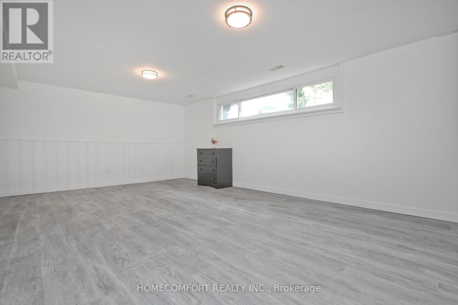 19 BEACHAM CRESCENT - 24