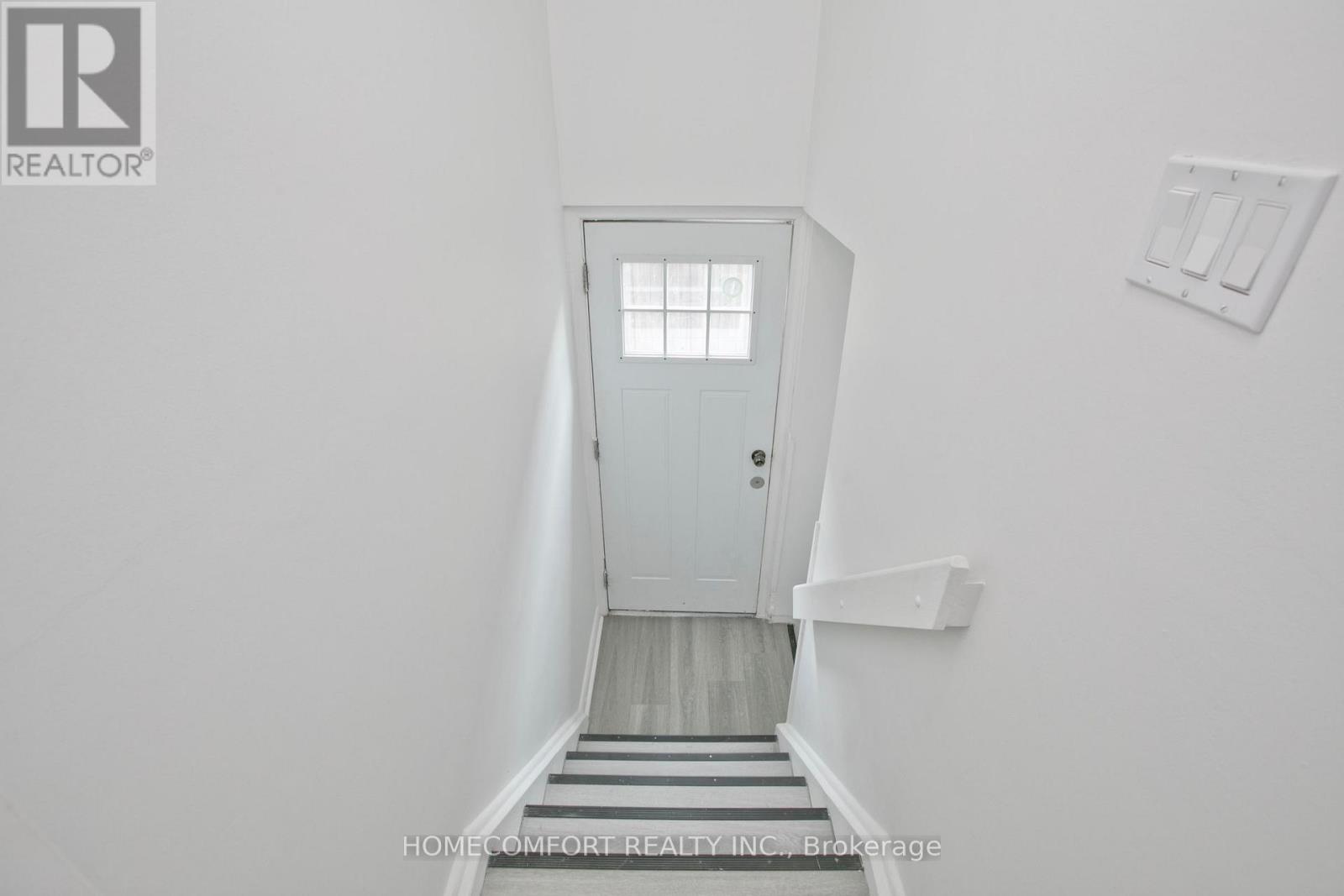 19 BEACHAM CRESCENT - 27
