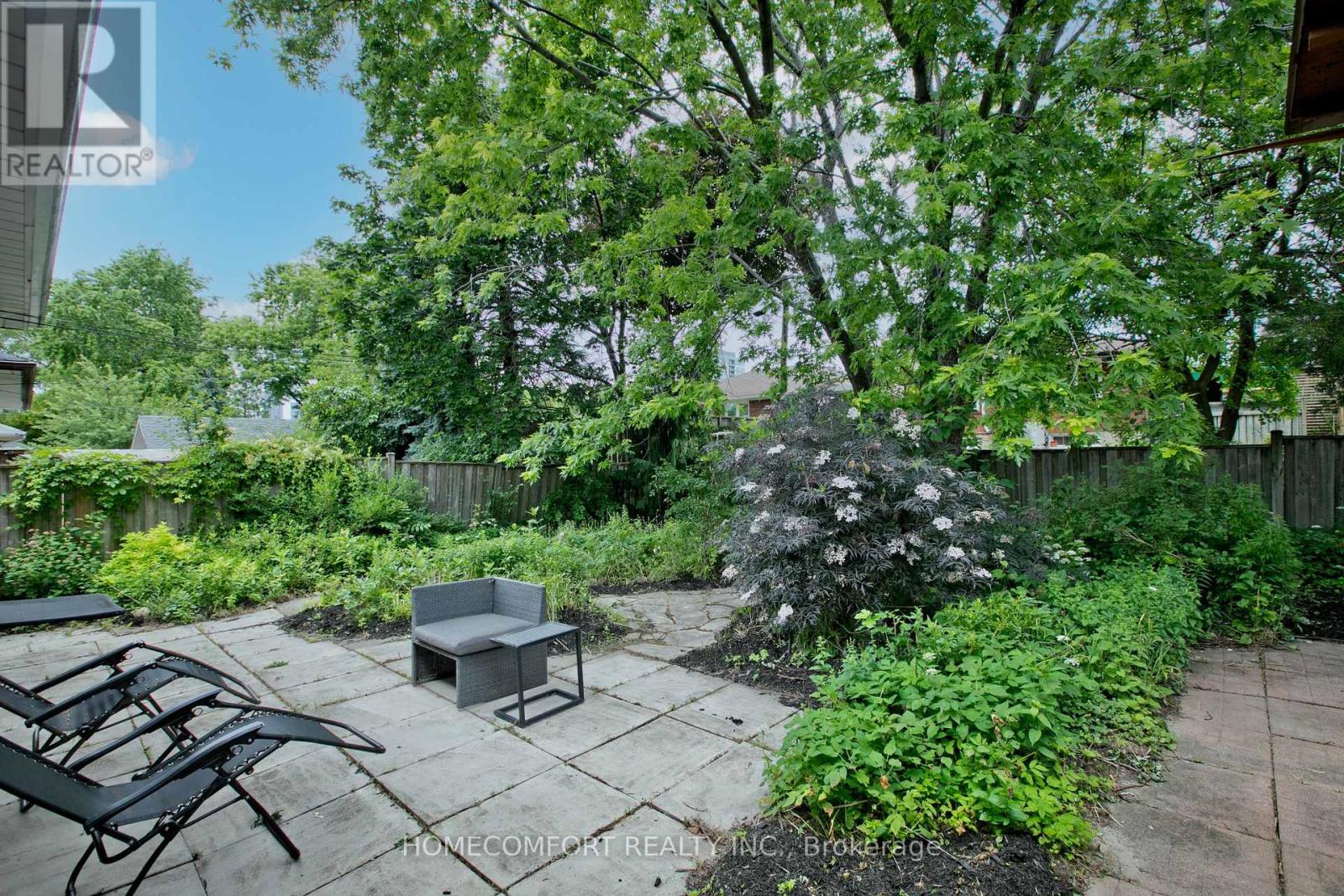 19 BEACHAM CRESCENT - 30