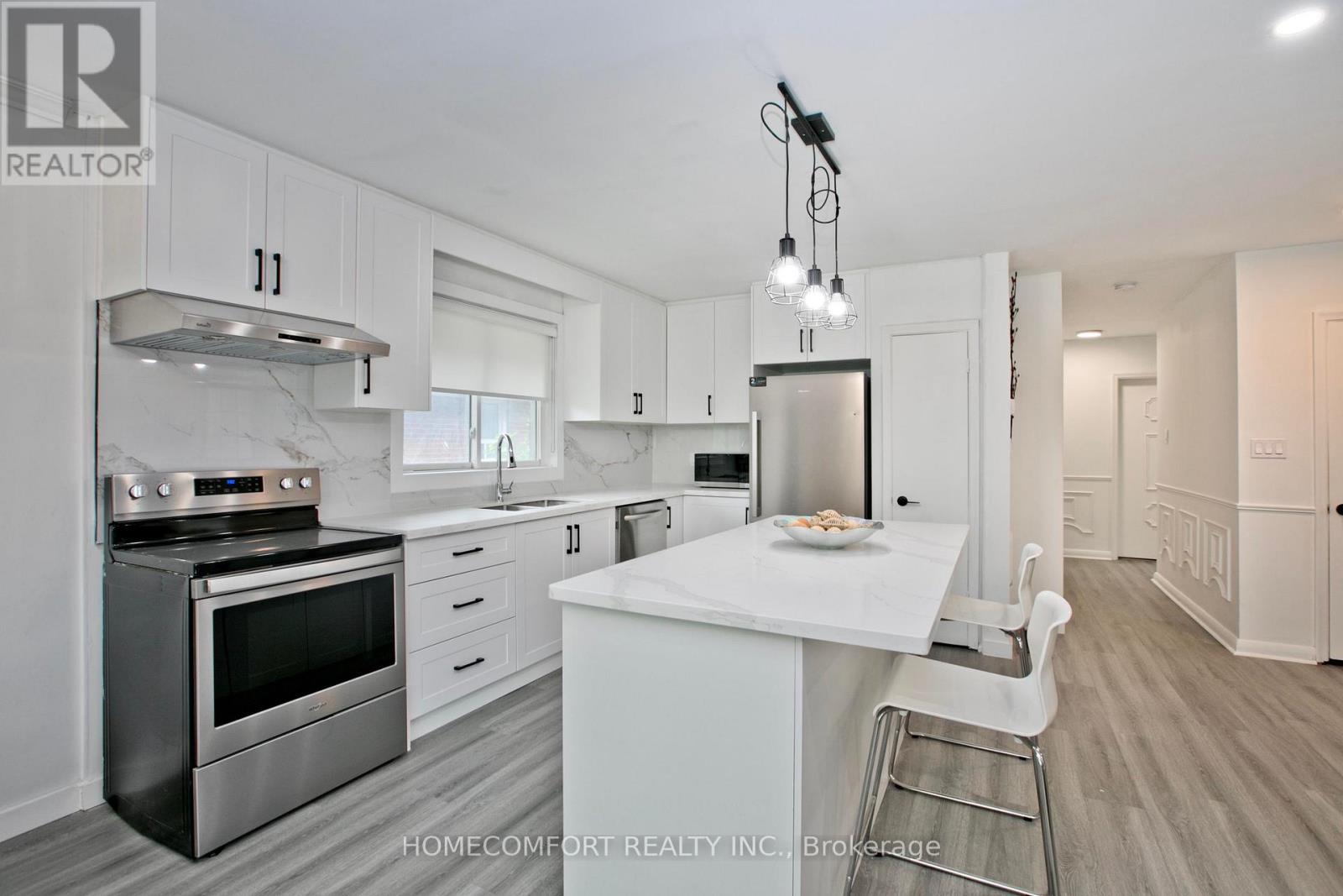19 BEACHAM CRESCENT - 4