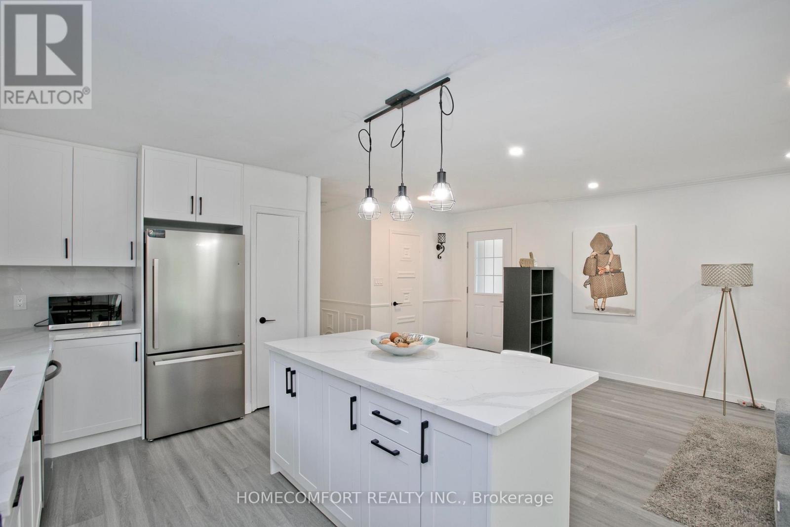 19 BEACHAM CRESCENT - 6