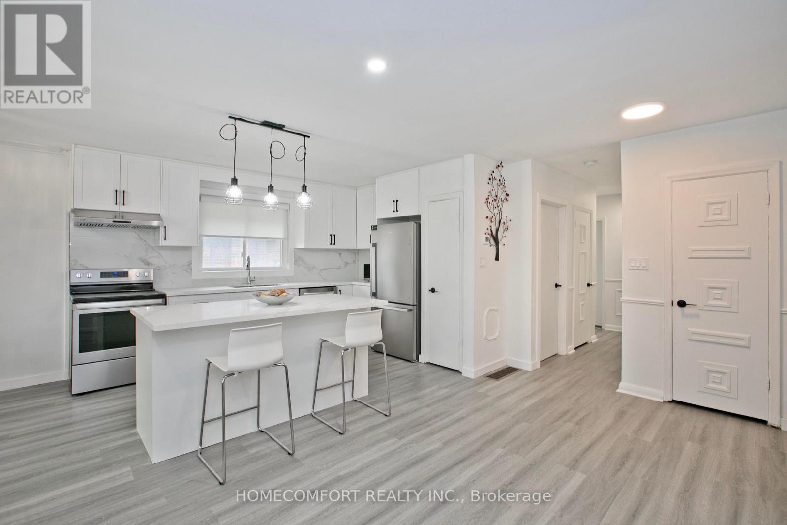 19 BEACHAM CRESCENT - 7