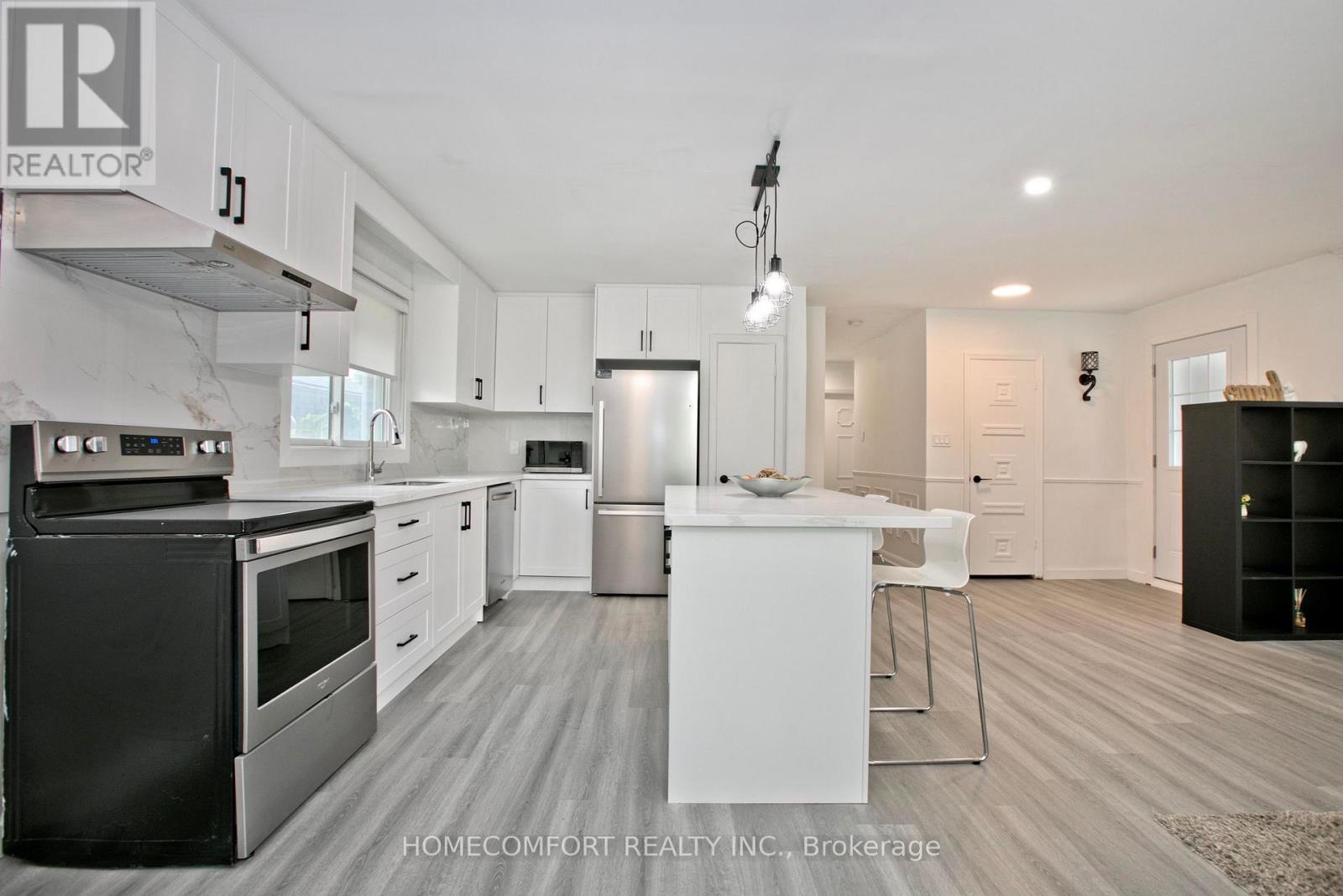 19 BEACHAM CRESCENT - 8