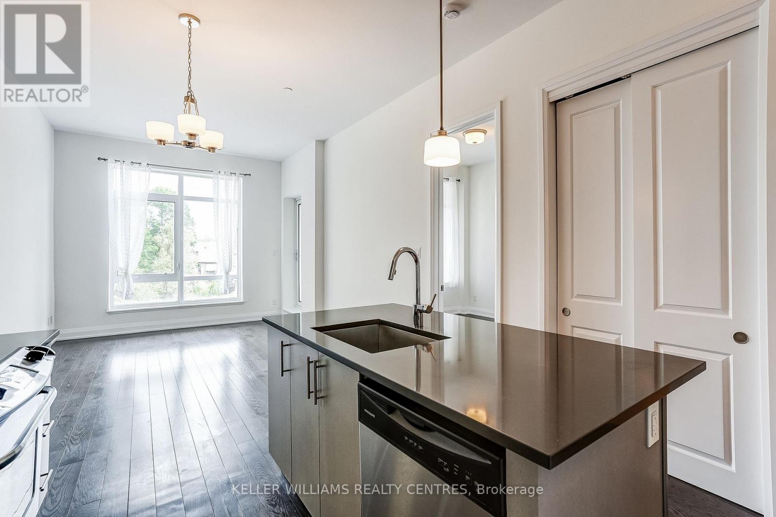 #317 15277 YONGE STREET - 13