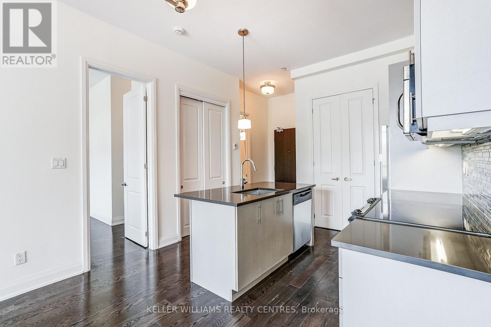 #317 15277 YONGE STREET - 16