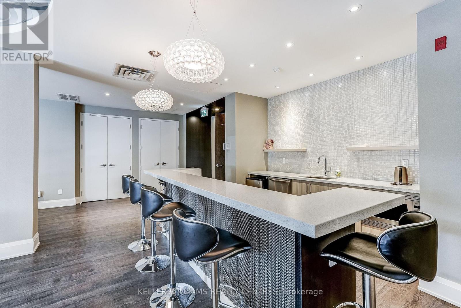 #317 15277 YONGE STREET - 32