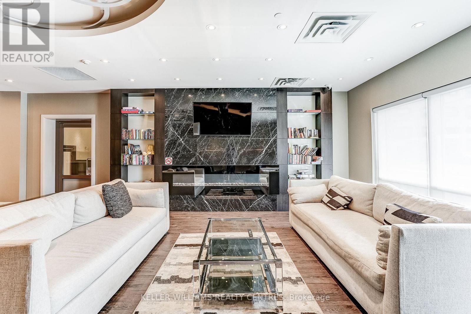 #317 15277 YONGE STREET - 37