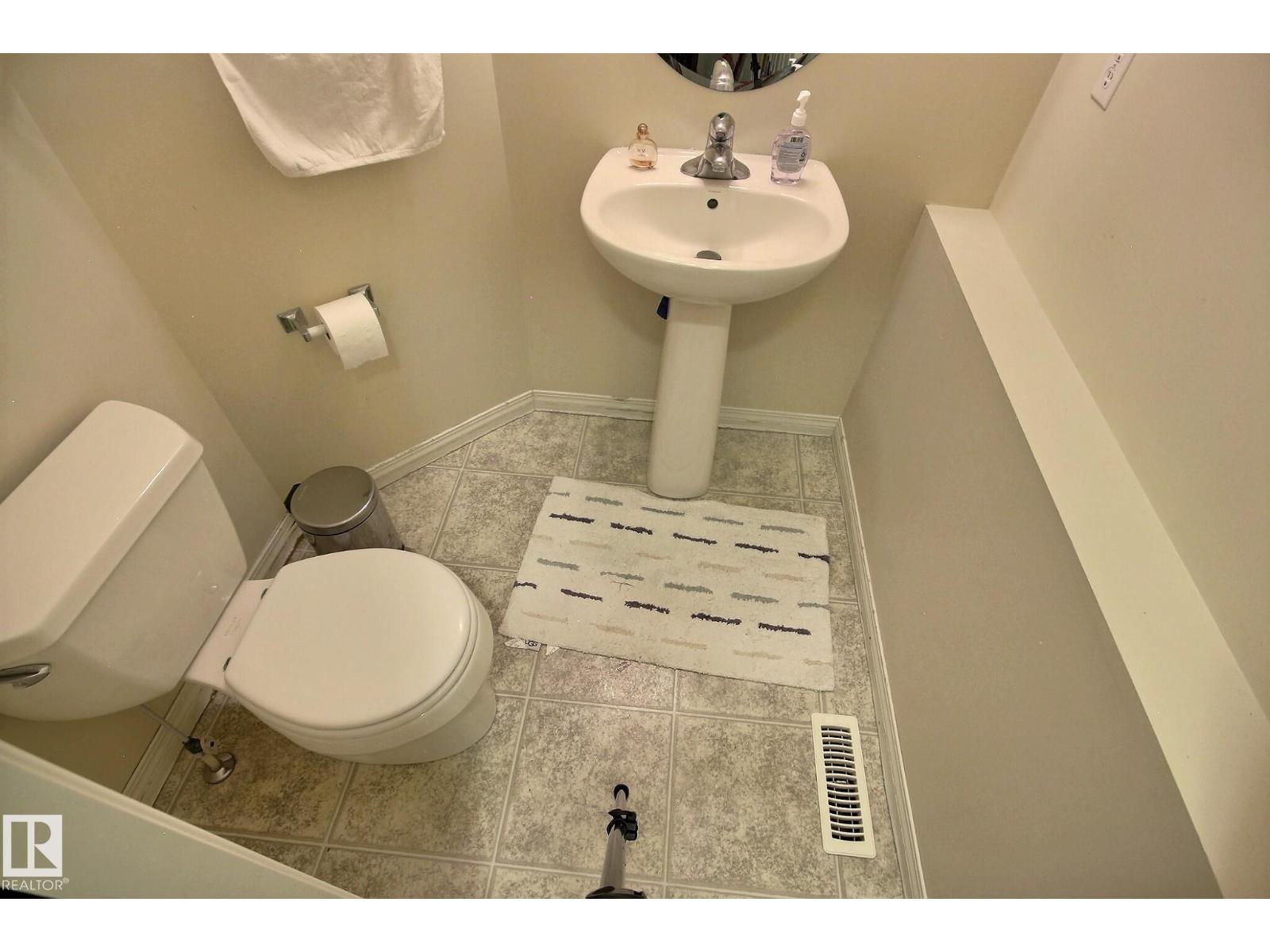 1516 76 ST SW — photo 9