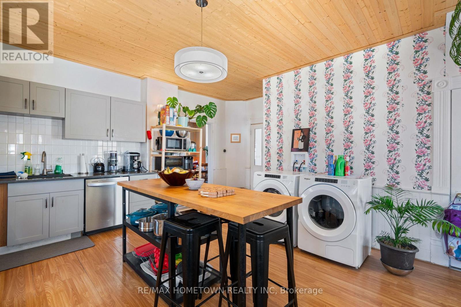 12 KINGSTON STREET - 16