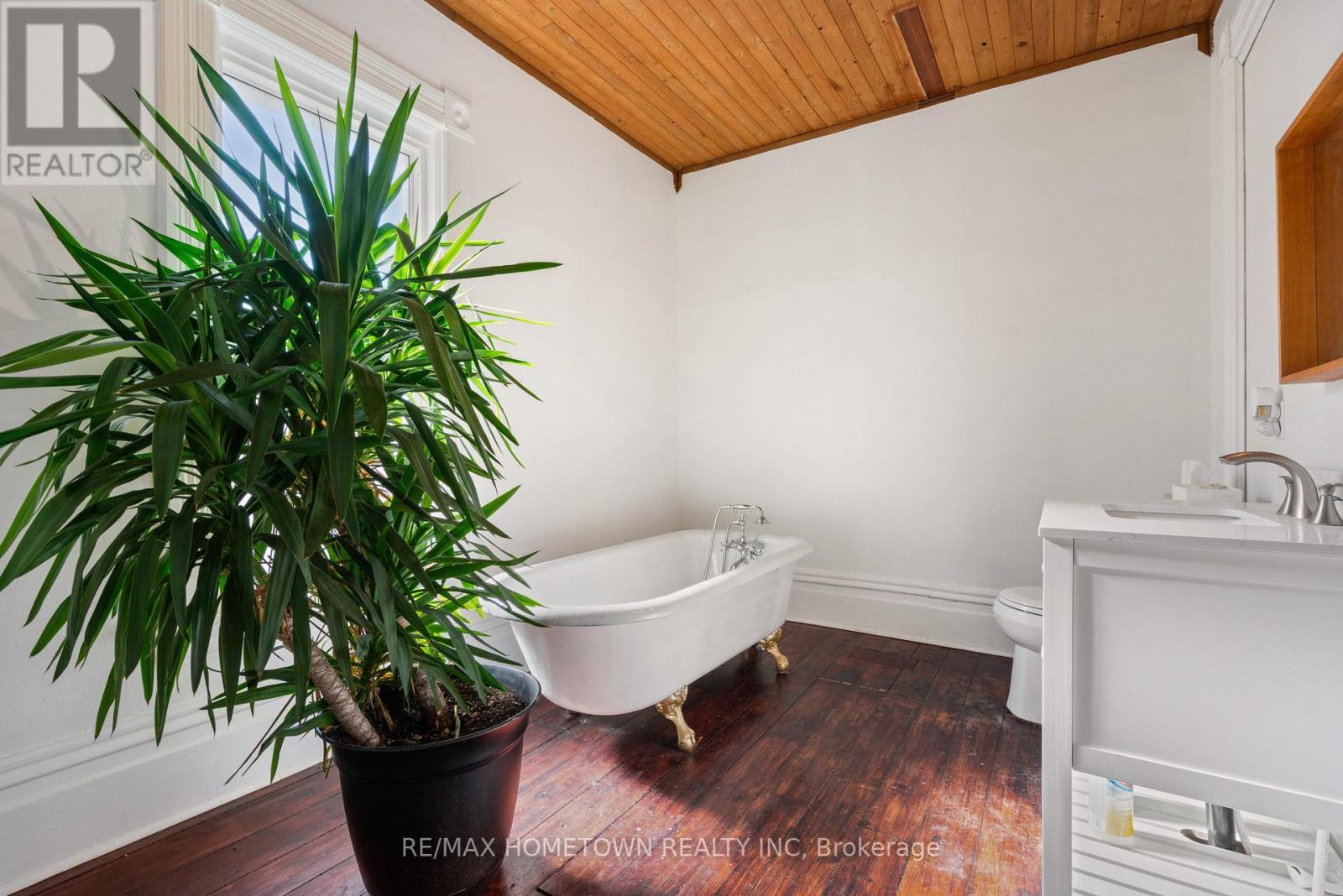 12 KINGSTON STREET - 11