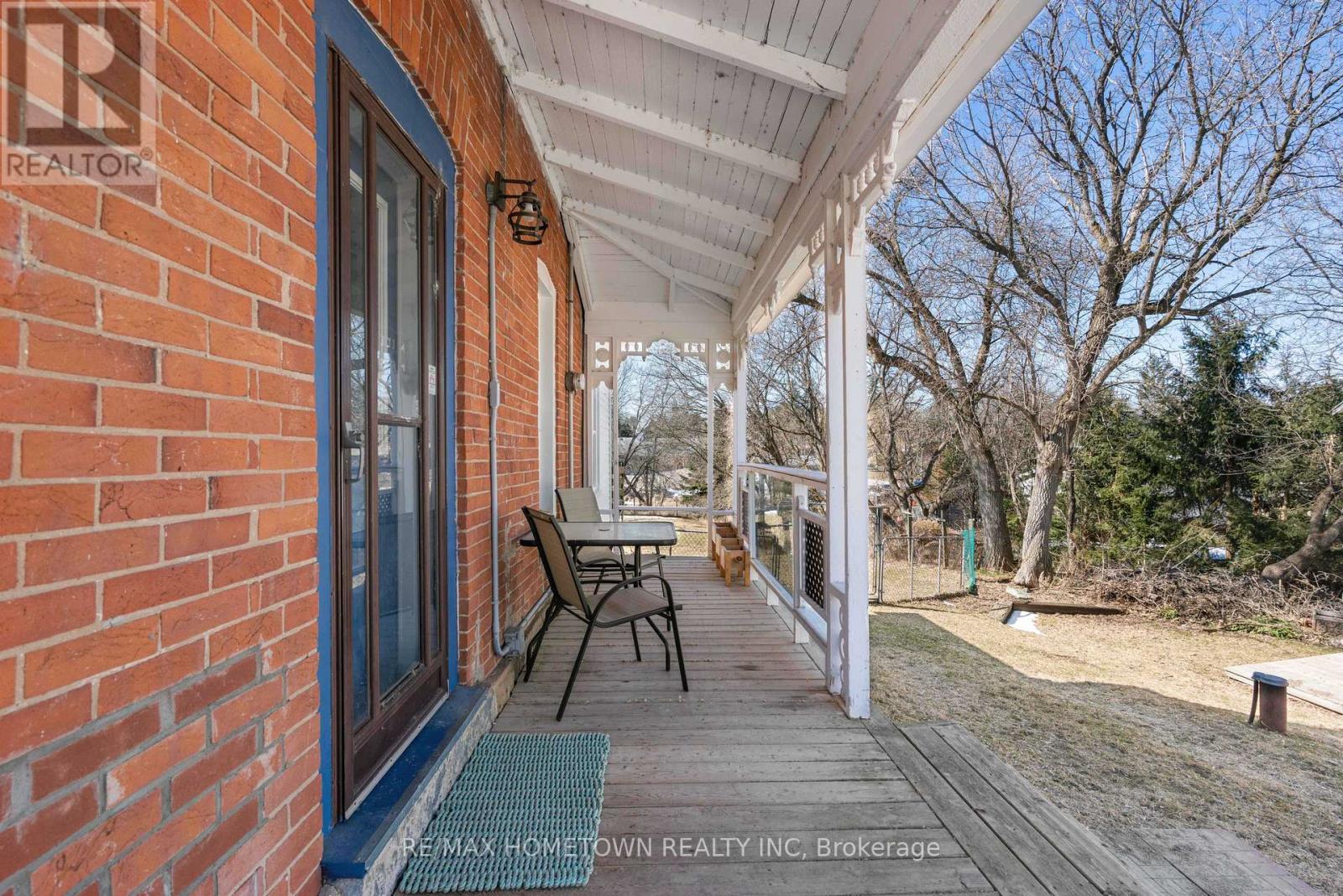 12 KINGSTON STREET - 5