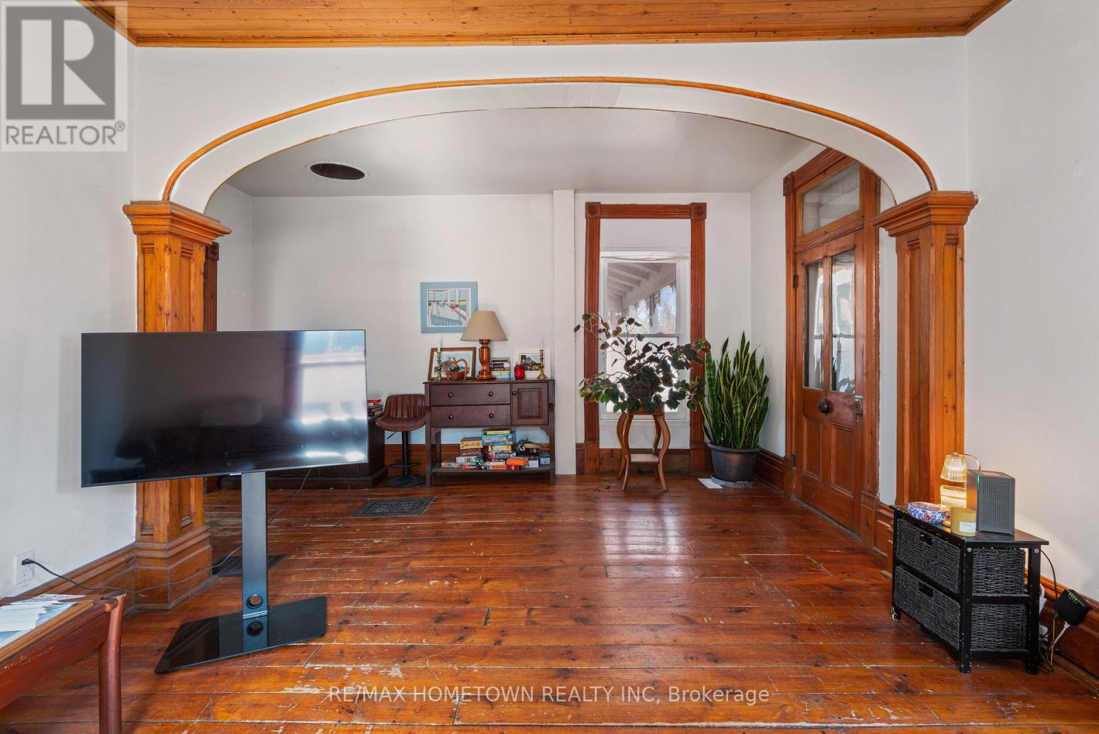 12 KINGSTON STREET - 8