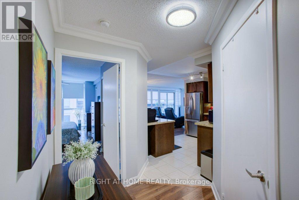#947 525 WILSON AVENUE - 11