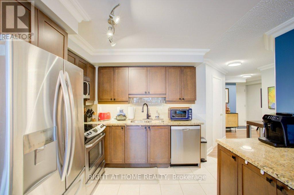 #947 525 WILSON AVENUE - 18
