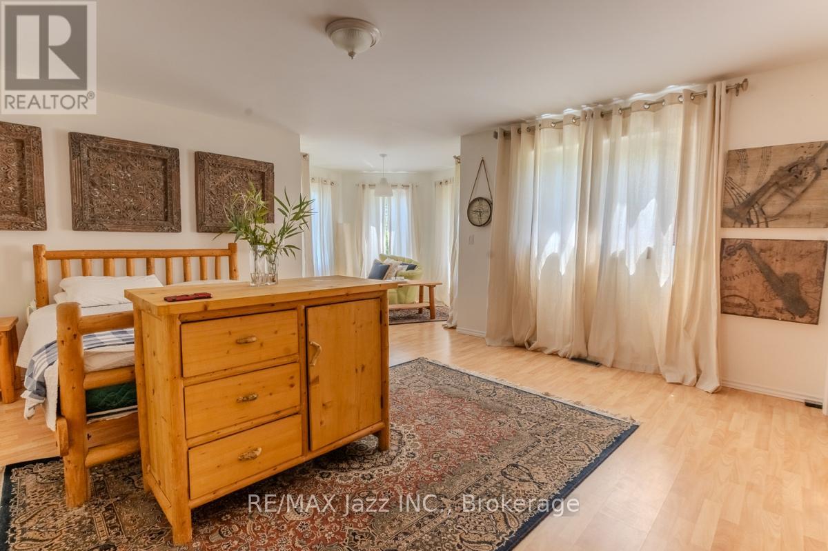 1314 SHEBESHEKONG ROAD - Image 11