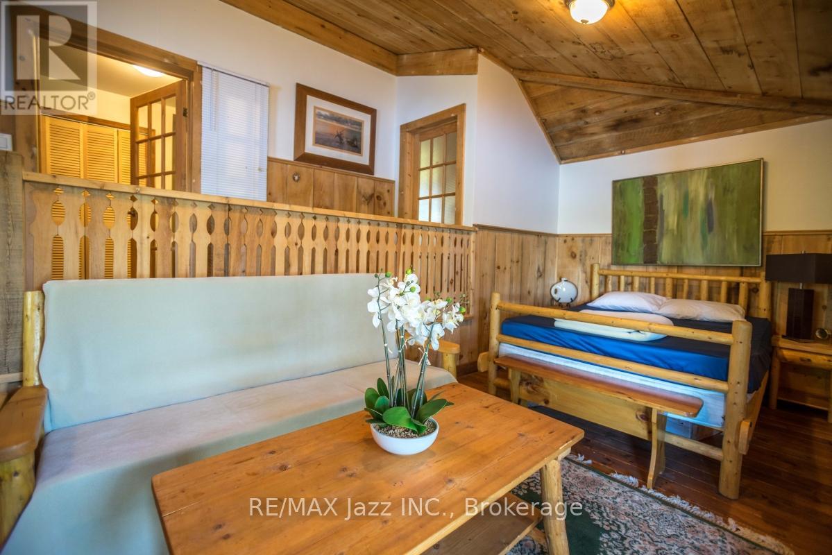 1314 SHEBESHEKONG ROAD - Image 22