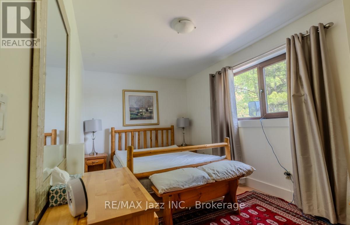1314 SHEBESHEKONG ROAD - Image 15