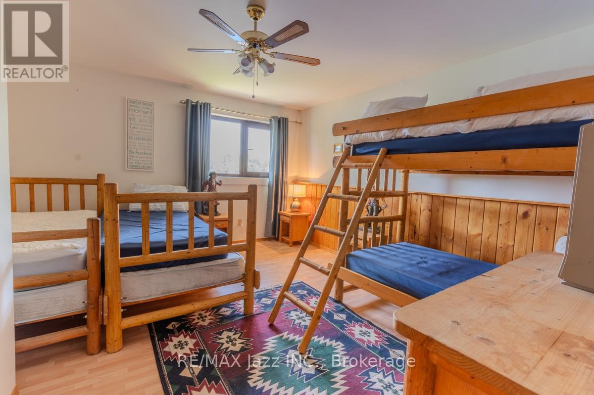 1314 SHEBESHEKONG ROAD - Image 14