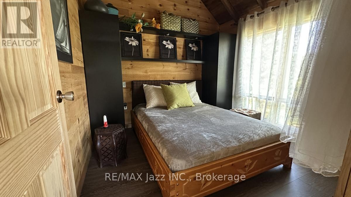 1314 SHEBESHEKONG ROAD - Image 29