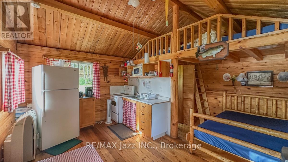 1314 SHEBESHEKONG ROAD - Image 33