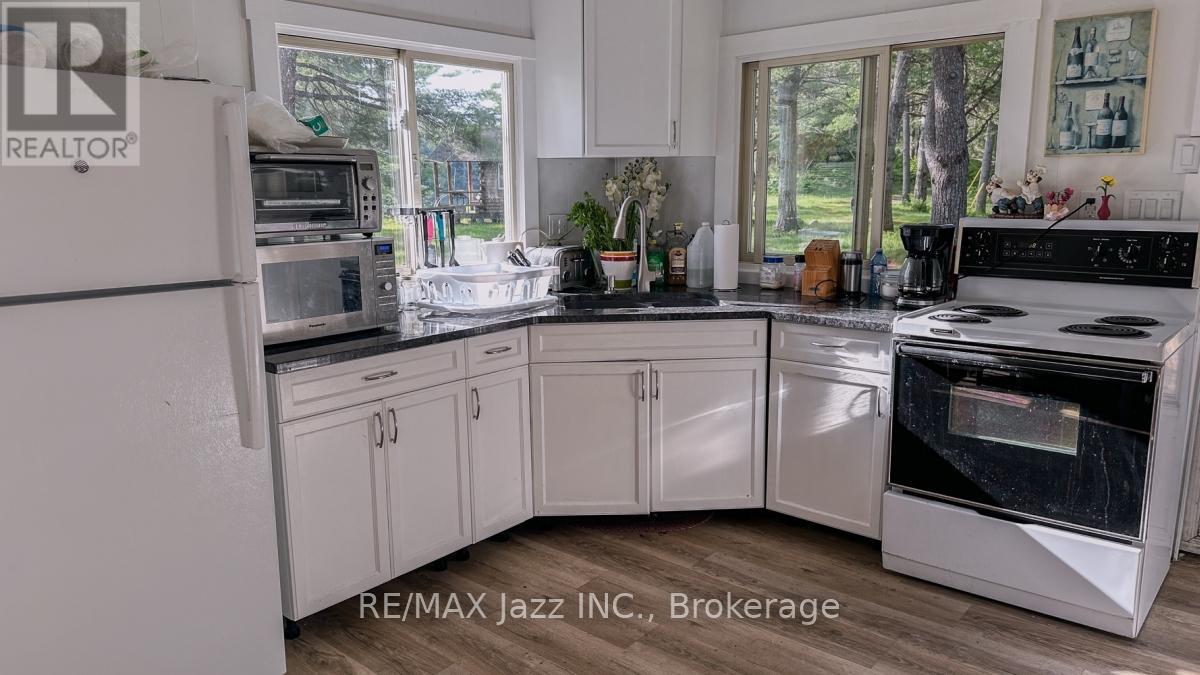 1314 SHEBESHEKONG ROAD - Image 36