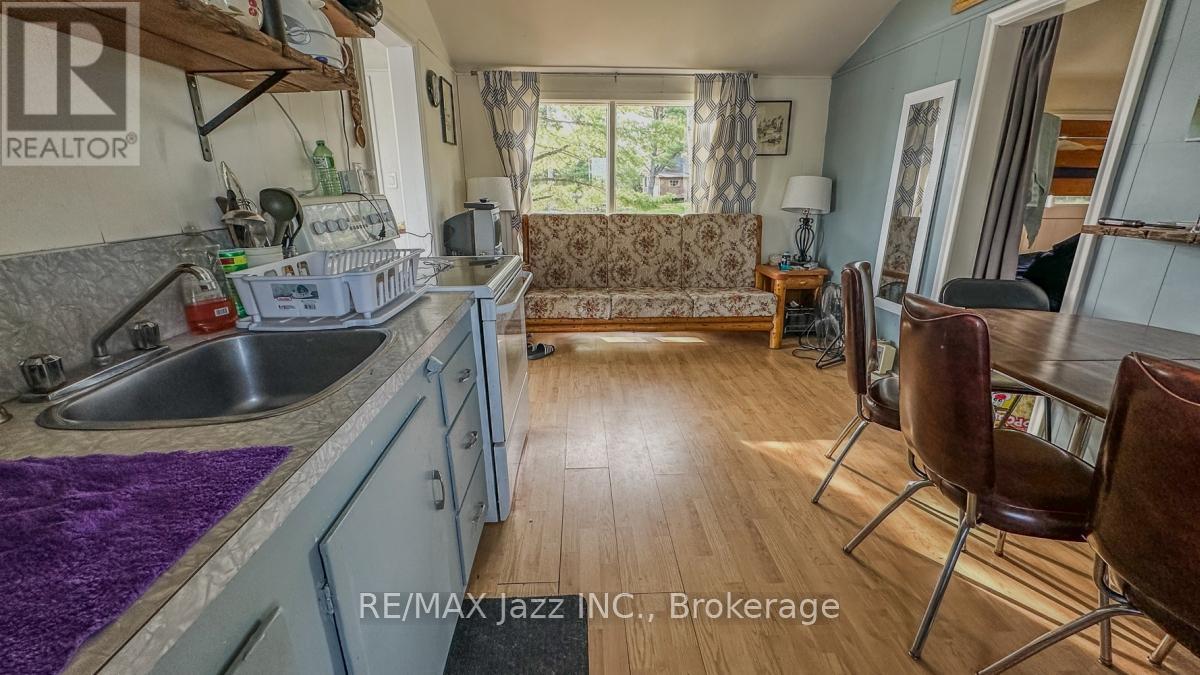 1314 SHEBESHEKONG ROAD - Image 40