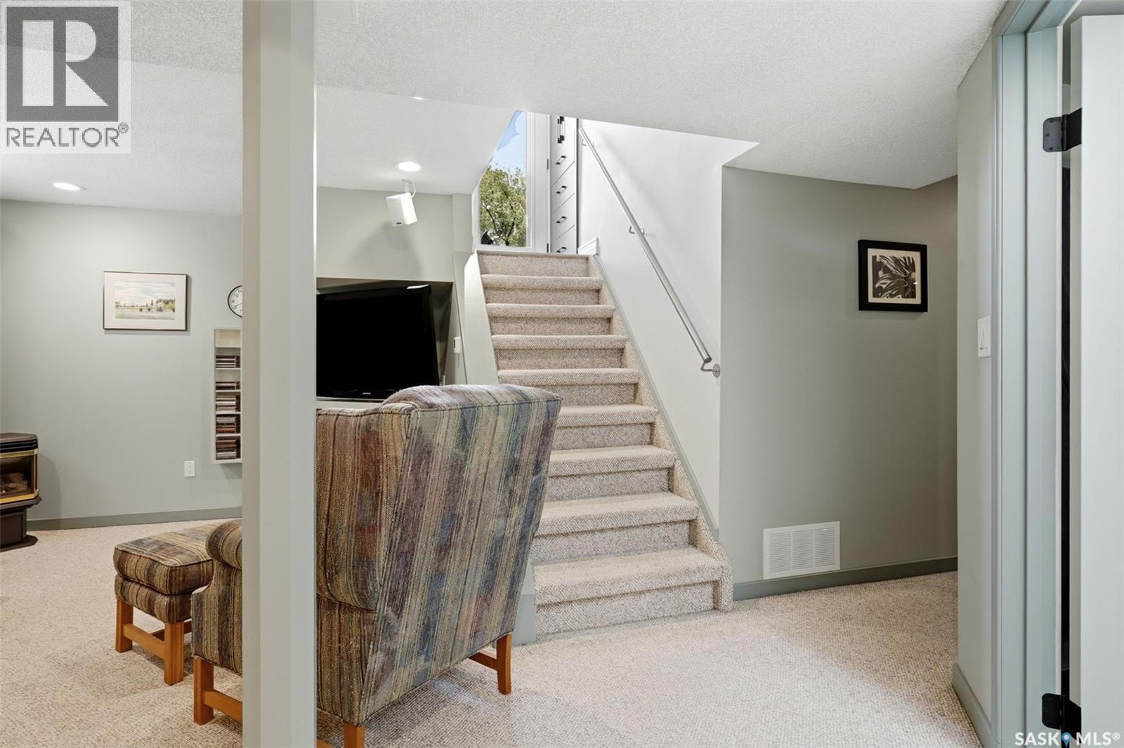 82 Compton ROAD — photo 23