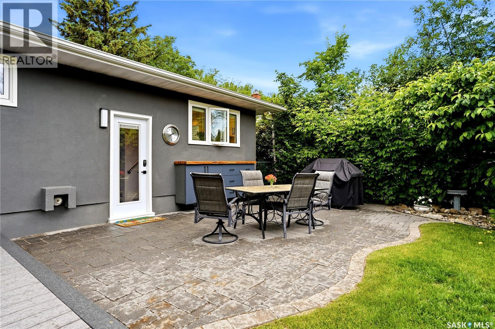 82 Compton ROAD — photo 42