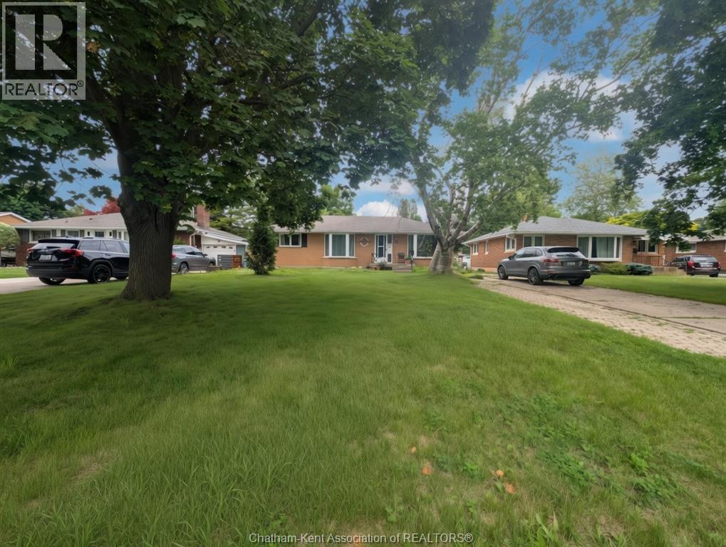 79 Dunvegan DRIVE - 2