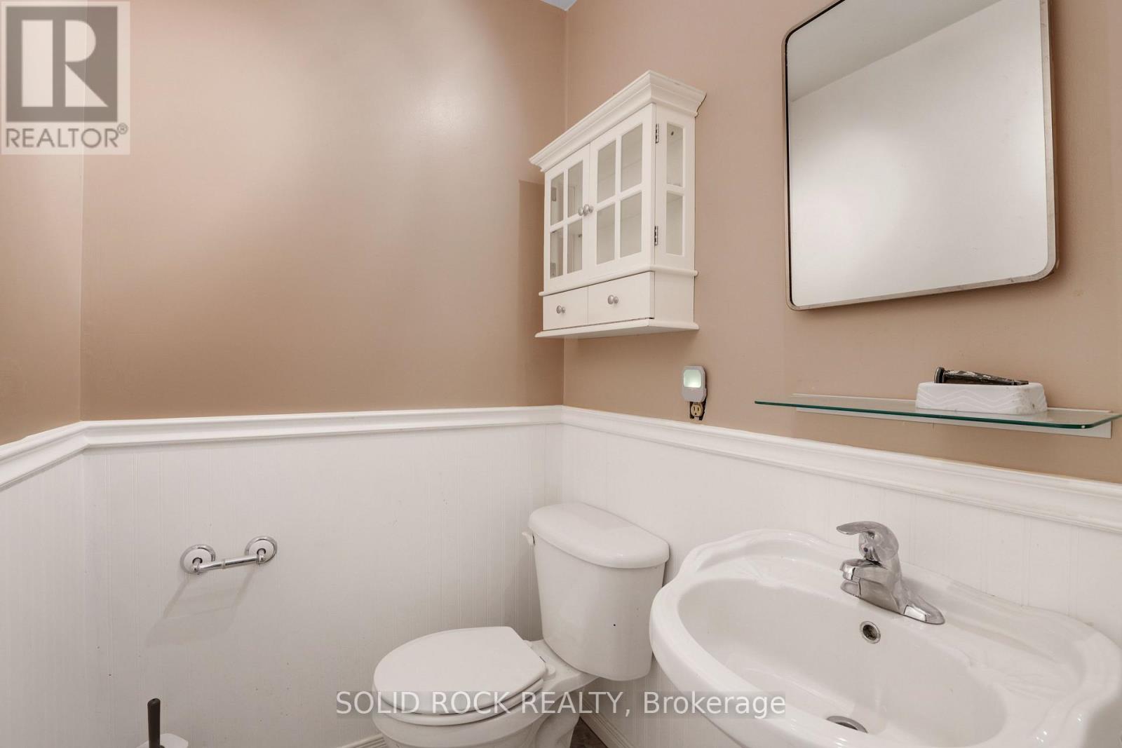 3 Bed, 3 Bath House for Sale in Ottawa – 10 ORR STREET, Ottawa – MLS# X13497220 - Image 15